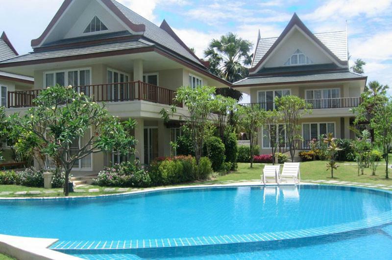 Baan Talay Samran 4 Bedrooms Villa With Beach And 3 Pools ชะอำ ภายนอก รูปภาพ